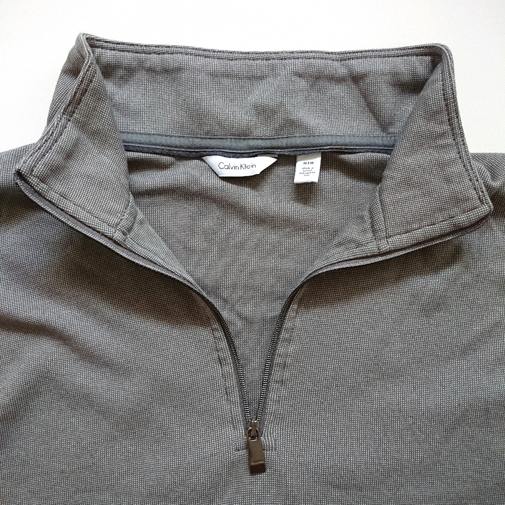 ๐2/$25๐ Calvin Klein Grey Houndstooth Quarter-Zip Long Sleeve Top - Picture 6 of 8
